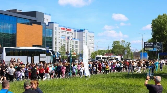Понад тисяча людей бігла у Хмельницькому заради допомоги спецпризначенцям