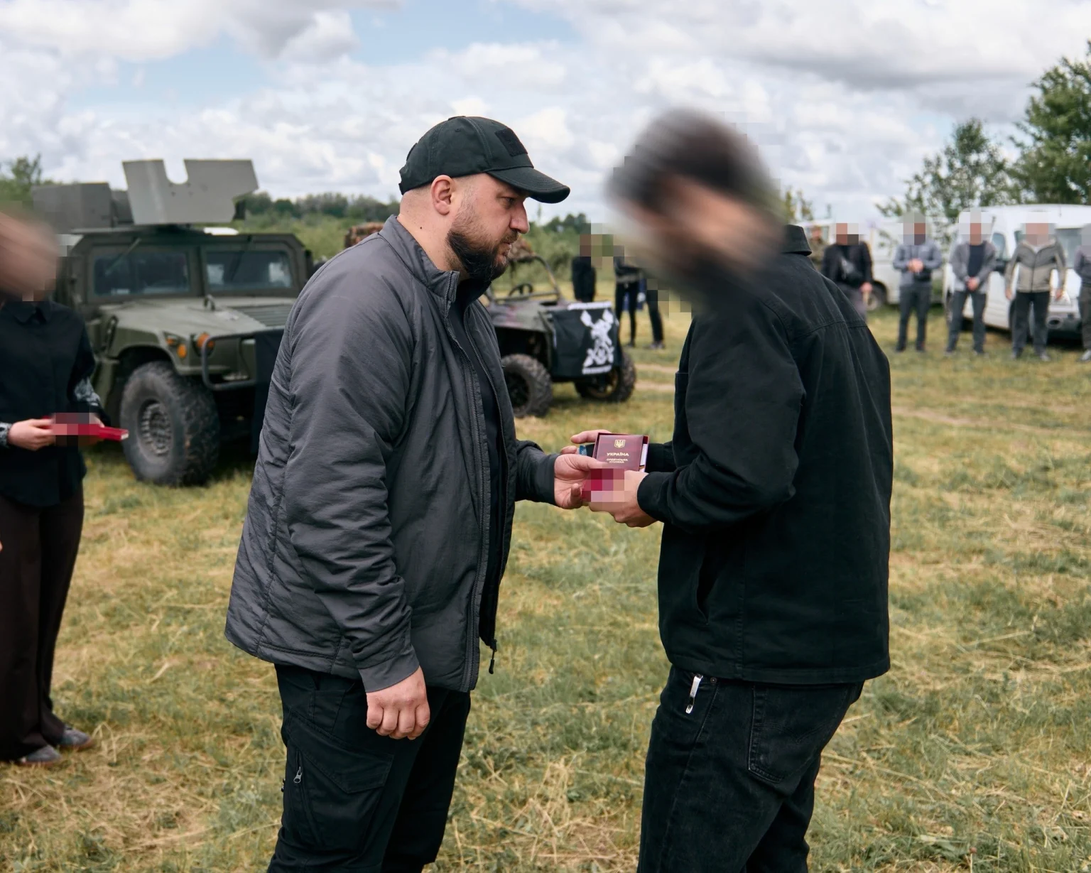 Бойовий ювілей оборонців: на Хмельниччині вшанували легендарних льотчиків та спецпризначенців ССО