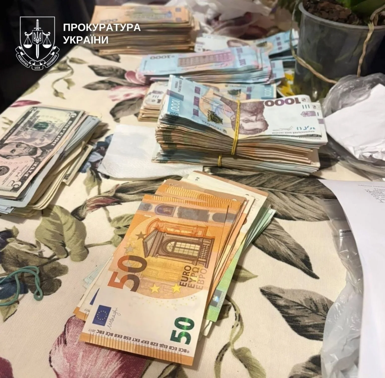 На Хмельниччині викрито оборудку з пальним «Укрзалізниці»