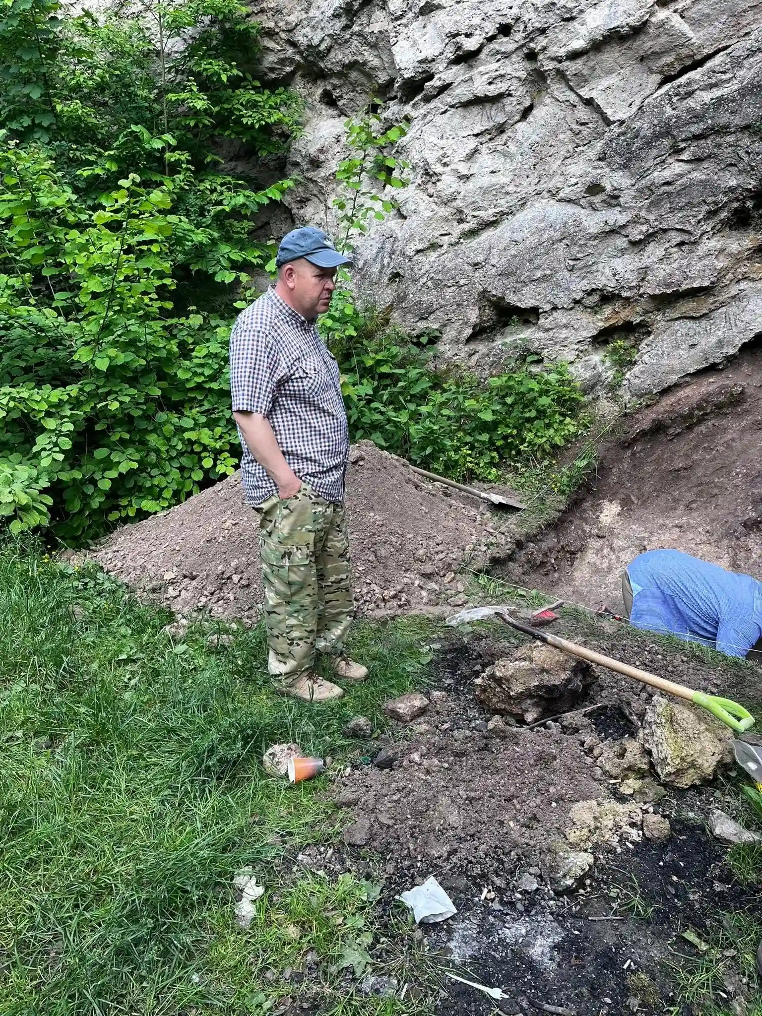 Археологи взялися за вивчення таємниць середньовічного скельного монастиря на Хмельниччині